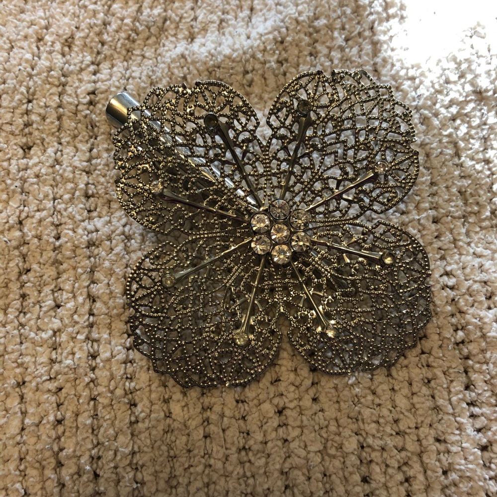 Flower hair clip
